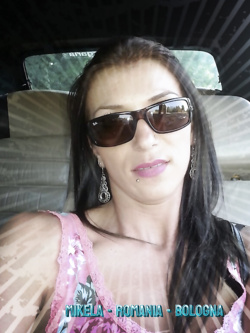 MIKELA - ZINGARA RUMENA IN AZIONE