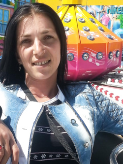 MIKELA - ZINGARA RUMENA IN AZIONE