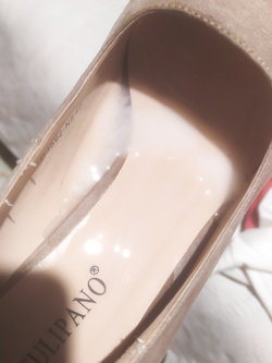 Ilaria la puttanella e le sue scarpe!