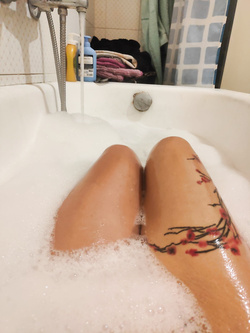 Mamma 64 anni ingorda di cazOni giovani