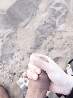 Mi fa schizzare in spiaggia