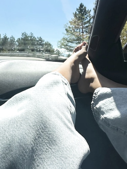 Un po’ di piedi delle mie amiche