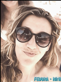 FEDORA BIONDA SEXY DI RIMINI