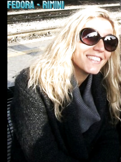 FEDORA BIONDA SEXY DI RIMINI