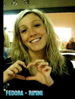 FEDORA BIONDA SEXY DI RIMINI