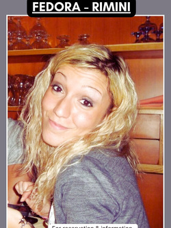 FEDORA BIONDA SEXY DI RIMINI