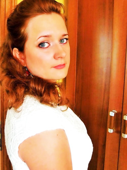 italiana cagnolina italo-polacca allarga le zampe prima