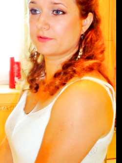 italiana cagnolina italo-polacca allarga le zampe prima