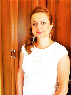 italiana cagnolina italo-polacca allarga le zampe prima