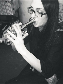 Pompinara con gli occhiali!