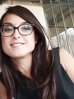 Pompinara con gli occhiali!