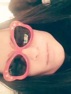 Pompinara con gli occhiali!