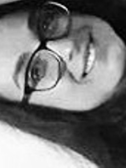 Pompinara con gli occhiali!