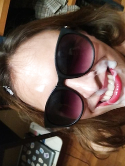 Pompinara con gli occhiali!