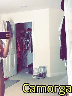 .... Lei è così dannatamente sexy