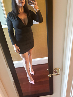 Lei ci mostra le sue tette