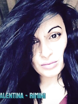 VALENTINA ESIBIZIONISTA DI RIMINI