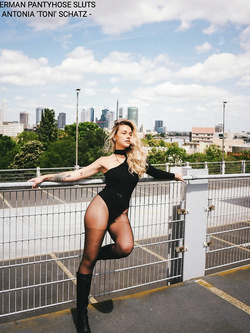 German pantyhose slut Antonia 'Toni' Schatz Parte 2
