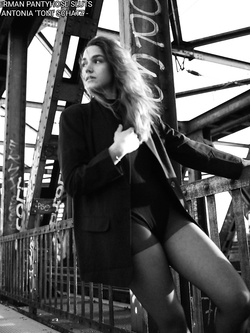 German pantyhose slut Antonia 'Toni' Schatz Parte 3