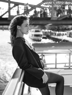 German pantyhose slut Antonia 'Toni' Schatz Parte 5