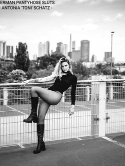 German pantyhose slut Antonia 'Toni' Schatz Parte 5