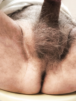 Arturastor mostra il culo Arturo a cazzo duro