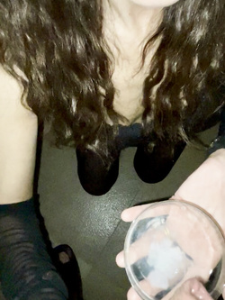 Mia Moglie beve cocktail di sborra