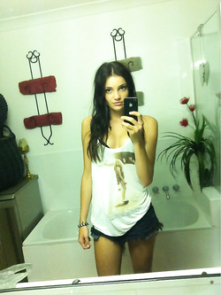 Le foto di Sandra....una lurida troia!